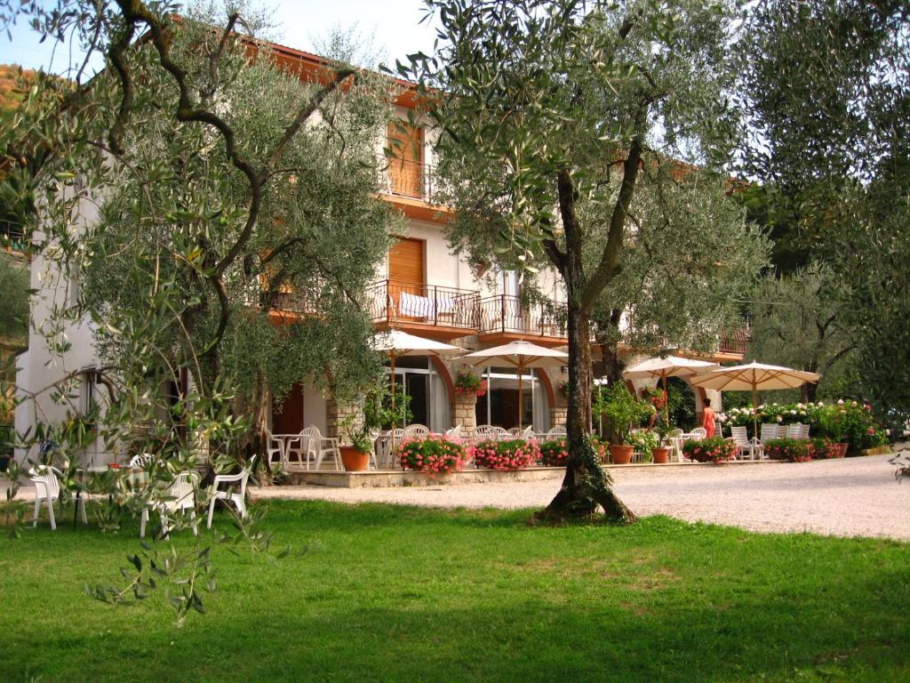 Hotel Zanetti Torri Del Benaco Exterior photo